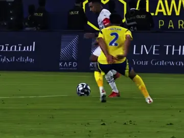 كثيرًا ما يُطرح اسم أوتافيو في الحديث حيث يقارنونه في سافيتش… ولكن الحقيقة التي لا يريد البعض الاعتراف بها: سافيتش هو الأفضل، نقطة على السطر، المقارنة التي بدأها البعض منذ أشهر سقطت وحدها، لأن سافيتش لم يمنحهم الفرصة للشك، كان ثابتًا، حاسمًا، ومؤثرًا. في الوقت الذي ينتظر فيه البعض “لحظة تألق” من أوتافيو، كان سافيتش يصنع اللحظات، ويقود الهلال من انتصار لآخر. #savic #alhilal #fyp 