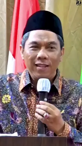 وَإنَّمَا الأُمَمُ الأَخْلَاقُ ماَ بَقِيَت # وَإِنْ هُمُ ذَهَبَتْ أَخْلاَقُهُمُ ذَهَبُوا Source: Facebook TVNU #khzulfamustofa #kyaizulfamustofa #kyaiku #ASWAJA #NU #nahdlatululama #PBNU #nahdliyin #tvnu 