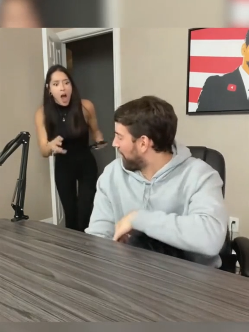 The husband pretended to have an affair to play prank 🤣🤣🤣#foryou #fyp #usa🇺🇸 #prank #trend 