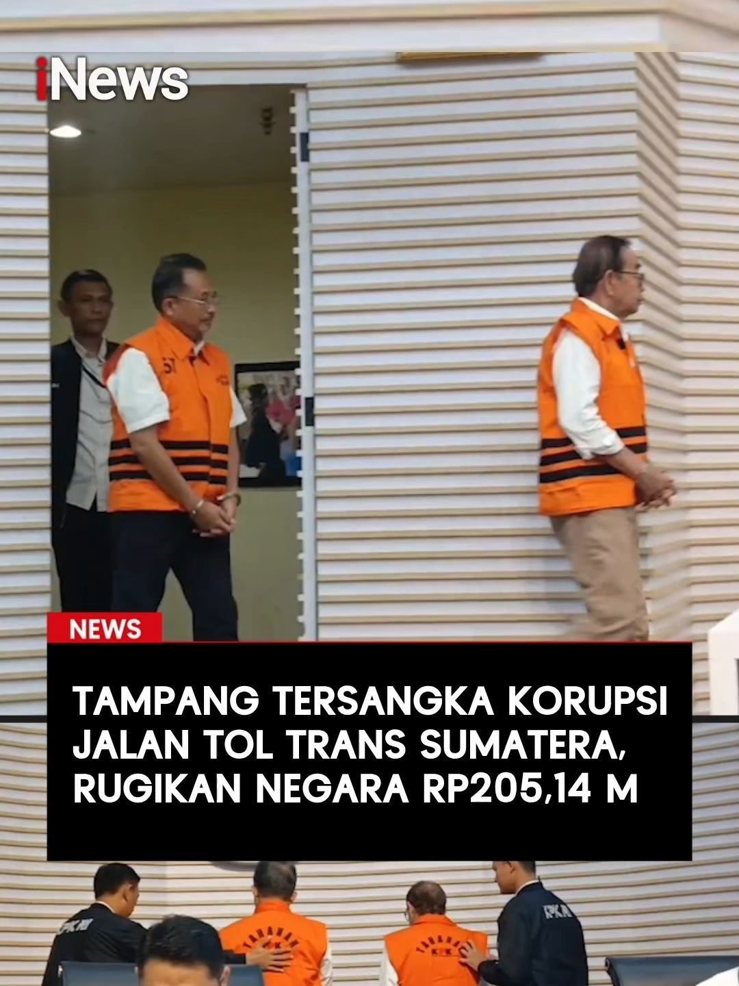 Komisi Pemberantasan Korupsi (KPK) menahan eks Direktur Utama PT. Hutama Karya, Bintang Perbowo  (BP) terkait kasus dugaan korupsi pengadaan lahan di sekitar Jalan Tol Trans Sumatera (JTTS) 2018-2022 pada Rabu (6/8/2025).  Ia ditahan bersama M. Rizal Sutjipto (RS) selaku eks Kepala Divisi Pengembangan Bisnis dan Investasi PT. Hutama Karya.  KPK menyebutkan kerugian negara yang timbul dari pengadaan lahan ini mencapai Rp205,14 miliar.  Baca selengkapnya di sini:  https://www.inews.id/ #KPK #Tersangka #Korupsi #TolTransSumatera #Koruptor #Terkini #BreakingNews