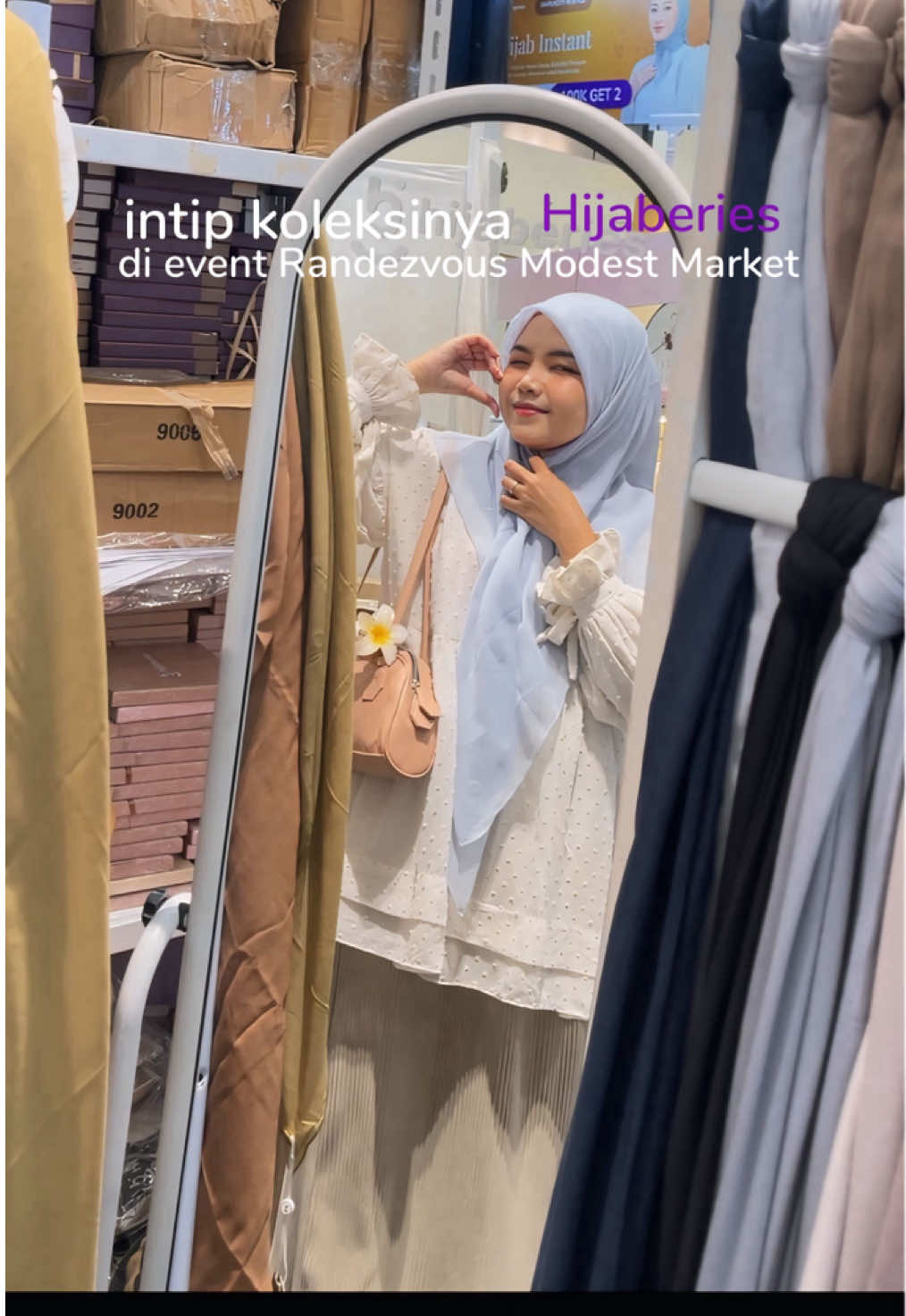 happy banget lagi jalan2 di AEON Deltamas, eh ketemu event Randezvous Market  😍langsung mampir dong begitu tau diskon up to 70%🤩pas banget ada booth nya @Hijaberies yang promo nya gila gilaan, start from 25k aja loh🤑 ditambah bisa liat langsung koleksinya yang warnanya kekinian dan langsung tau bahan juga kualitasnya, jadi bisa try on dulu deh sebelum membeli🫶🏻✨  #hijaberies #hijaberiesevent #hijab #rendezvous #bekasi