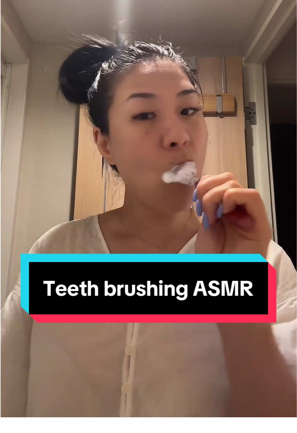 #tiktoklive #livehighlights #toothbrush #brushingteeth #asmrtoothbrush #hyginetips #bedtimeroutine #tokyogirl #japanlife #brushteeth #asmrtoothbrush #teeth #smile bedtime brushing 