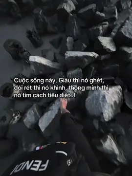 这种生活，富人讨厌它，饥饿和寒冷的人看不起它，聪明的人想办法毁掉它..！ #fyp#tamtrang#sory#hoanganh29012003 