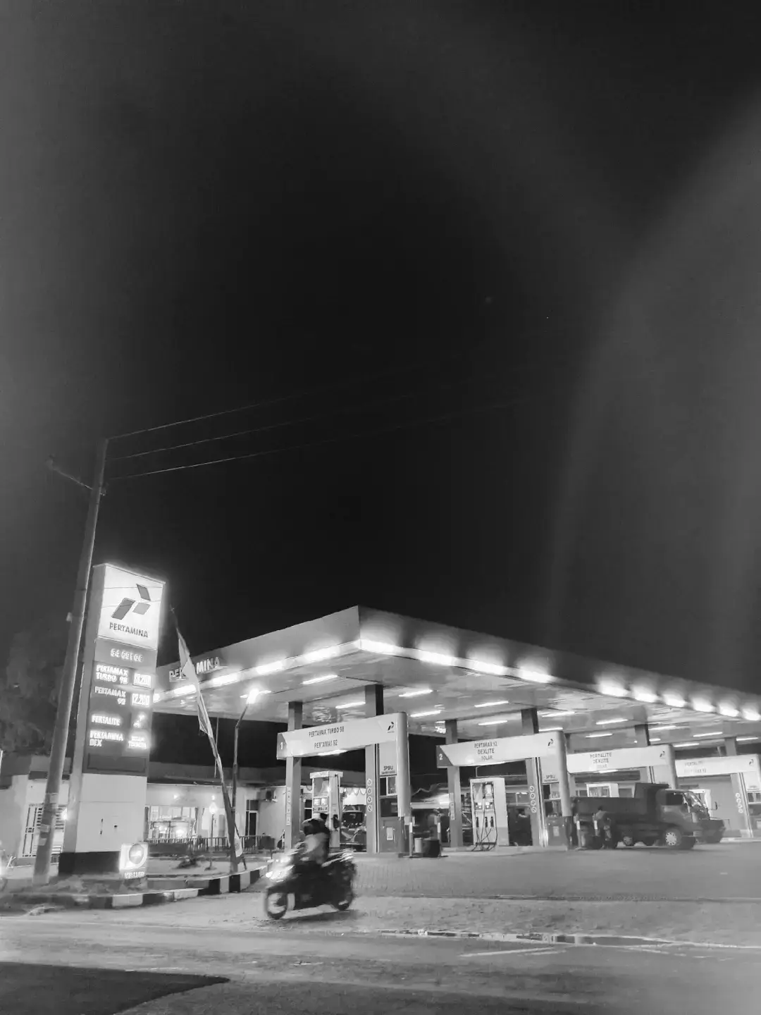 good night #foto #asthetic #fotoasthetic #nightlife #hitamputih 