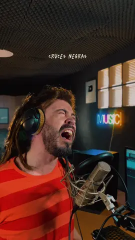 Me abrazaría al diablo sin dudar 🫂 #muñecadetrapo #laorejadevangogh #cover #paratiiii #singing 