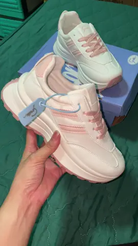 Corolla sneakers shoes, grbeeee ang ganda! 😍#sneakers #corolla #corollashoes #forwomen #fyppppppppppppppppppppppp 