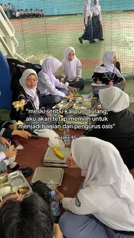 momen makan dan ngobrol adalah part yang paling ditunggu” di setiap kegiatan, kalian sama juga ga?😙 #osis #sman1kawali #fyp #foryoupage 