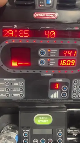 What’s your max on the stair master ? I’m 3k 😤 I’m ready for any challenge 😎 #stairmaster #stairmasterchallenge #crunchfitnnes #tampapalmscrunch