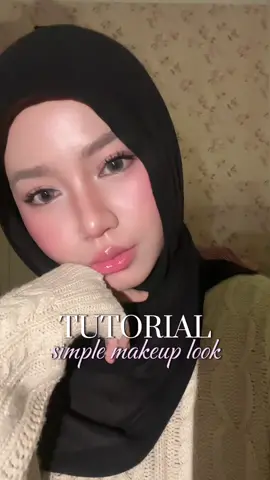 Membalas @🦋 inii yaww, untuk blush on pake bnb juga udh mantep (dibanyakin aja)  #tutorial #makeup #fyp #simplemakeup #makeuptutorial #softlens #4u 