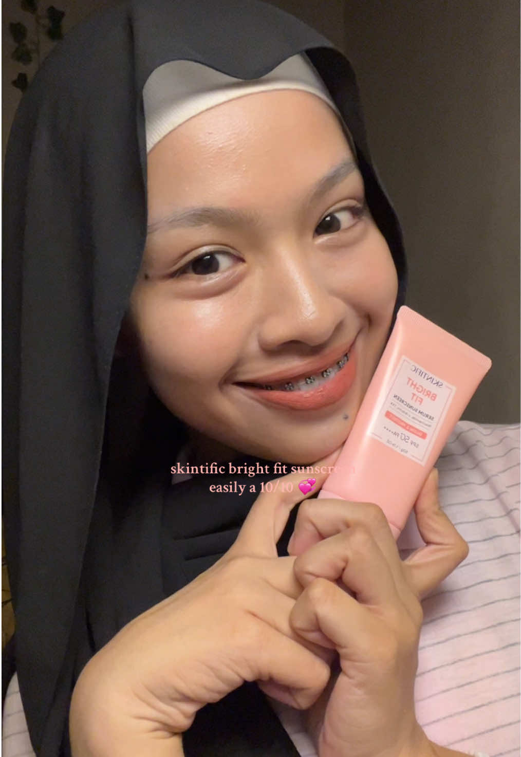 calling all pink lovers out there, please check out this game changing sunscreen 💞💞  #brighteningsunscreen #toneupsunscreen 