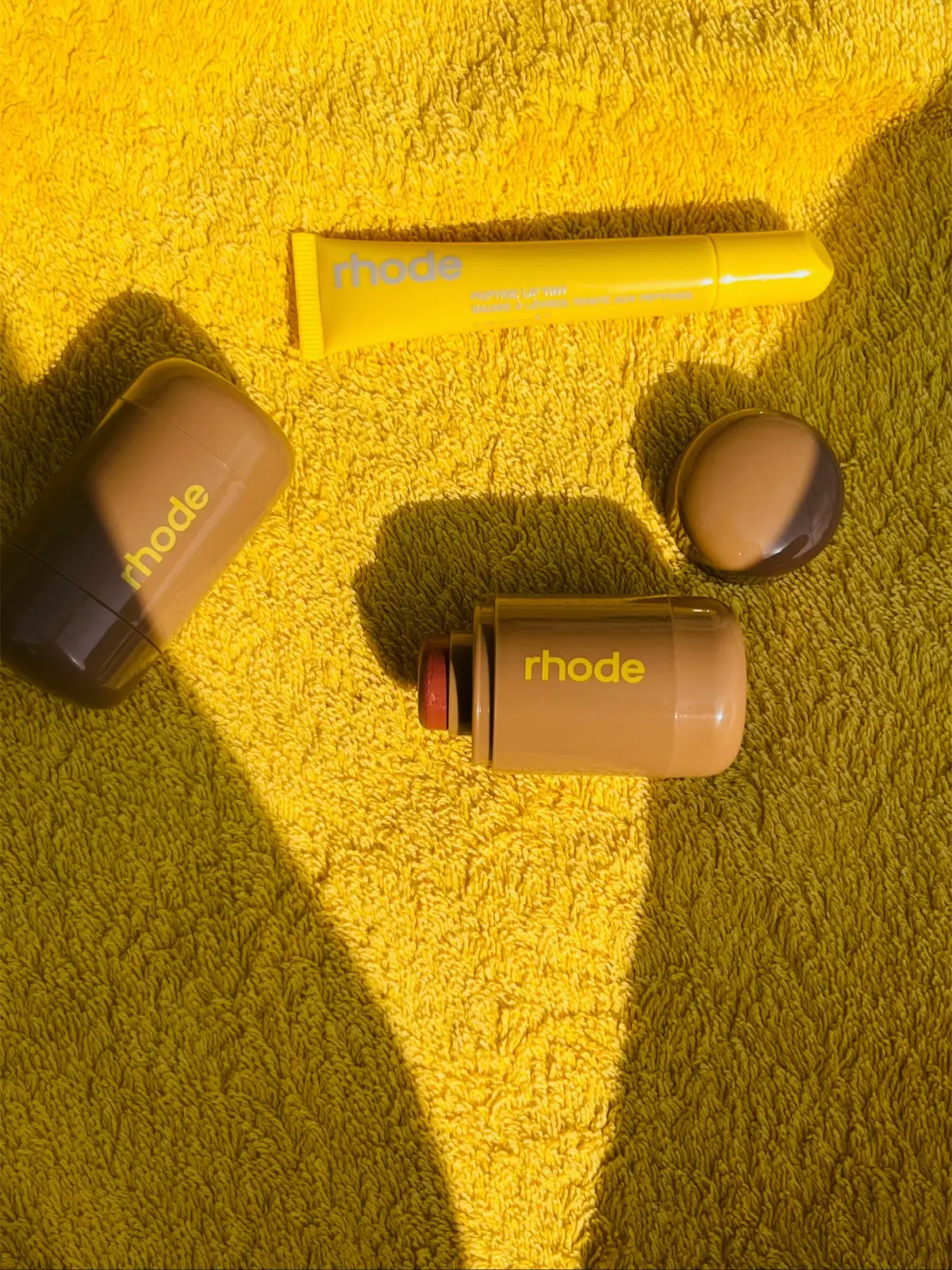 Love my @rhode skin lemontini🍋 @Hailey Bieber #rhodeskin #rhode #haileybieber #skincare #pocketblushes #glow #makeup #essentials #lemontini #peptide #liptint #girly #girlythings #trend #fy #fyp #beauty #tiktok #xybzca #viral 