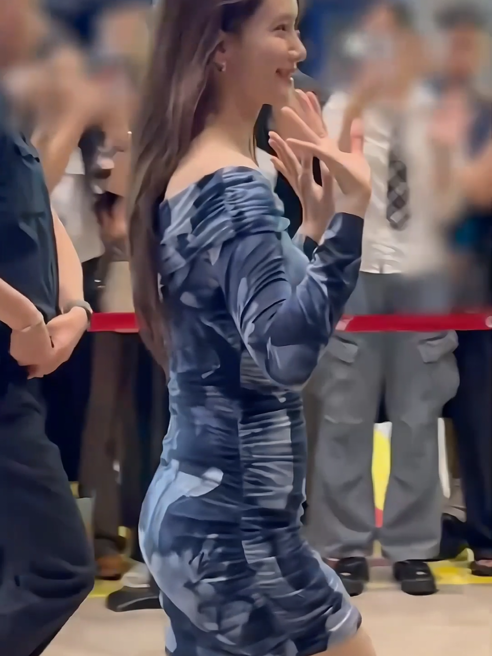 that body and face card is so freaking insane!!😭 omg Lim YoonA the woman you are🙉🥵 (credits to all the clips, thanks for this guys🫶🏻) #YoonA #limyoona #snsdyoona #PrettyCrazy 
