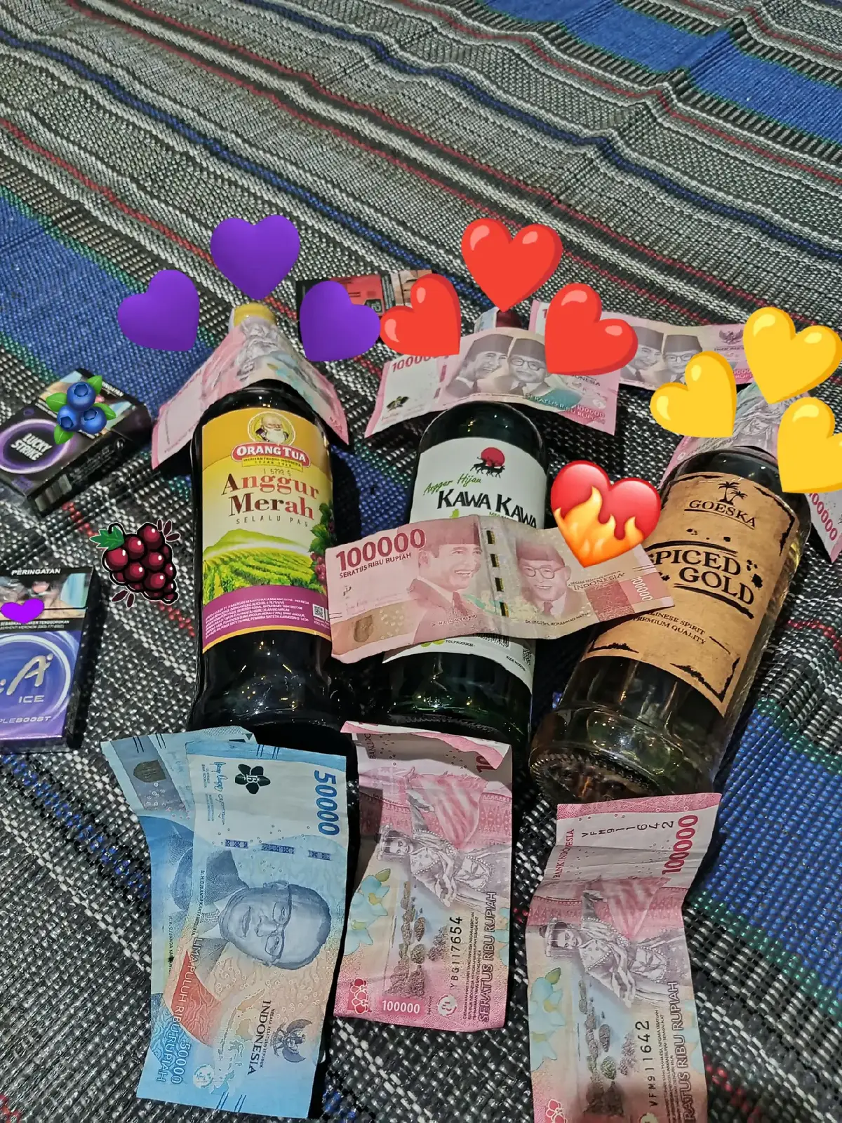 250gr tepung terigu 350ml air 1sdm tepung Gula pasir, sebagai taburan Bahan untuk topping: 100gr meses coklat 100ml Frisian Flag Susu Kental Manis Full Cream GOLD Cara bikin martabak manis teflon: Campur tepung terigu, tapioka, baking powder, garam, gula, dan air aduk rata Diamkan adonan selama 1 jam Tambahkan telur dan baking soda aduk rata Oles sedikit mentega pada wajan, jika sudah panas tuang adonan martabak, saat setengah matang tuang gula ke atasnya Oles mentega secukupnya Tambahkan topping coklat meses Tambahkan Frisian Flag Susu Kental Manis Full Cream GOLD yang NIKMAT! #martabak #foryou #kawakawa 
