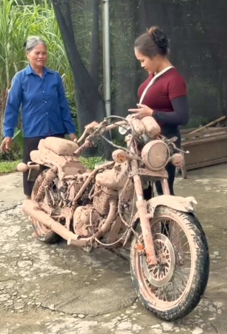 #carsoftiktok #detailing #carrestoration #classiccar #diymechanic 