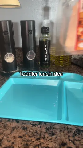 My kids are big fans of “snack plates” 😋💃🕺🪩 #snackplate #charcuterieboard #girldinner #kidsfood #toddlermeals #toddlermealideas #kidslunch 