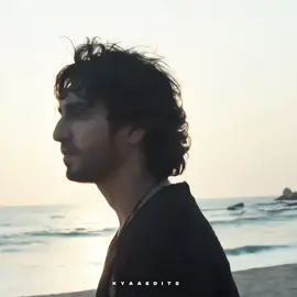 cugg kok lama lama sedihh Bett ni film🙂‍↕️🥹 . . #saiyaara #saiyaarasong #ahaanpanday #aneetpadda #bollywood #song #ishqmubarak #sad #film #hits #edit #video #foryou #page #xybca 