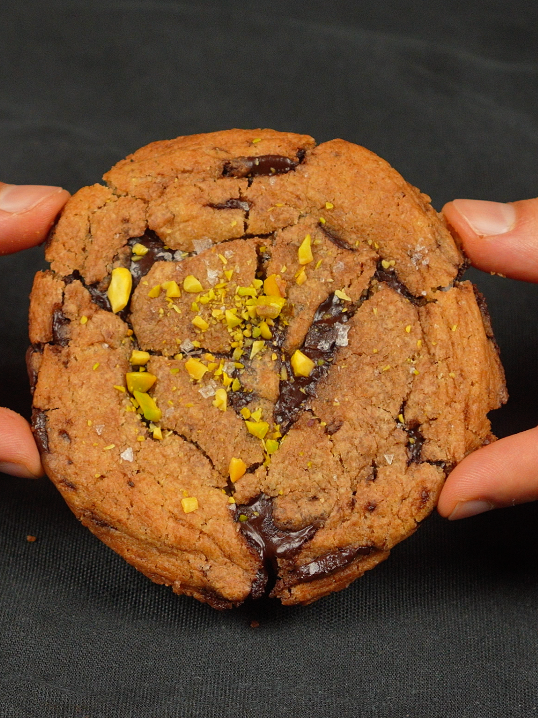 Bundan başka chocolate chip cookie tarifine ihtiyacınız yok. Bu tek başına tüm ihtiyacınızı karşılayacak 🌝 Tarifin ölçülerini ve detaylarını youtube kanalımdaki uzun videodan bulabilirsiniz.