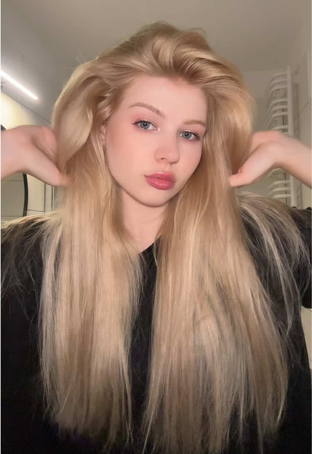 dye my hair with me 🎀 using @L’Oréal Paris Excellence- 9U  #blondehairdye #blondecolor #hairdye #blondehair #blondegoals #hairtransformation #blondevibes #lightblonde #ashblonde #coolblonde #warmblonde #platinumblonde #goldenblonde #beigeblonde #blondehighlights #blondebalayage #haircolor #blondeobsessed #haircare #hairinspo #blondesofinstagram #blondegirl #blondelook #beforeafterhair #hairtutorial #hairvideo #beautycontent #diyhaircolor #blondeshade #hairreel