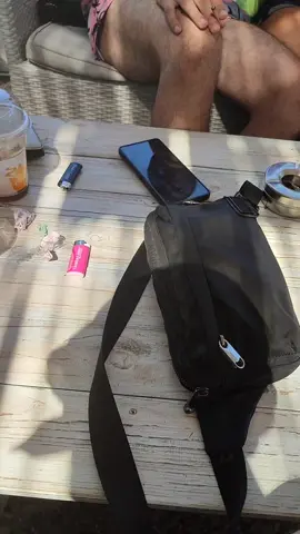 τρεμω απο τον καφε αρχιδια