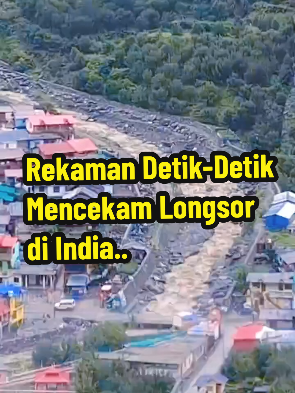Rekaman asli ini memperlihatkan detik-detik bencana tanah longsor atau aliran lumpur yang terjadi di lereng pegunungan India. Asap debu pekat mulai turun ke arah pemukiman warga, mengancam keselamatan mereka yang belum menyadari bahaya besar ini. Video ini menjadi pengingat keras bagi kita semua bahwa bencana bisa datang secara tiba-tiba, tanpa aba-aba. Kewaspadaan adalah kunci untuk keselamatan. Semoga tidak ada korban jiwa dalam kejadian ini dan semua warga dalam keadaan selamat. #longsor #bencanaalam #india #detikdetik #viralvideo #musibah