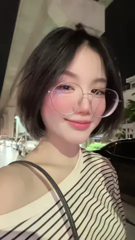 เเว่นมานี่มา