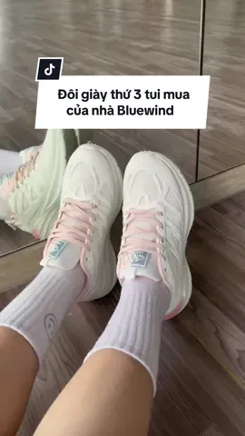 Giày bền đẹp, dễ mang nên cứ mua hoài thuiiii 😗😗😗 #gym #Fitness #tapgym #gymoutfit #giaytapgym #giaygym #giaythethaonu #giaysneaker #bluewind #dotapgymnu #dungcuthethao 