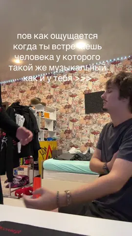 твизлярчики подписывайтесь на тгк буду с вами там общаться <3