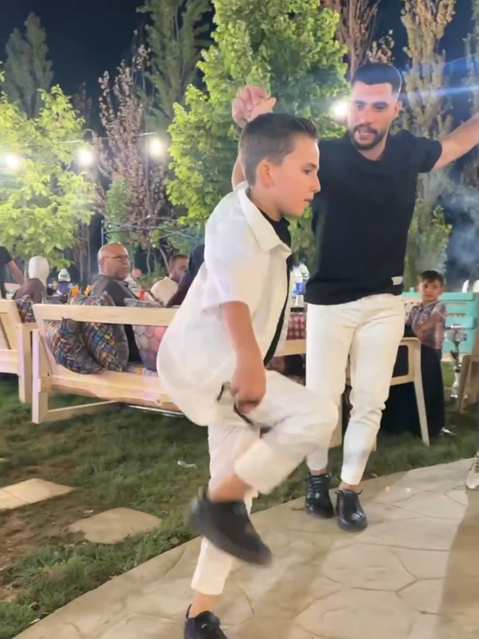 لأساس بيبدأ من برمة اجري🤏              أمير الدبكه👑📿 @Bu.sultan. #أمير #لبنان🇱🇧_سوريا🇸🇾_فلسطين🇵🇸_تركيا #دبكة #foryoupage #كندا🇨🇦vsالسودان🇸🇩هولندا🇳🇱 