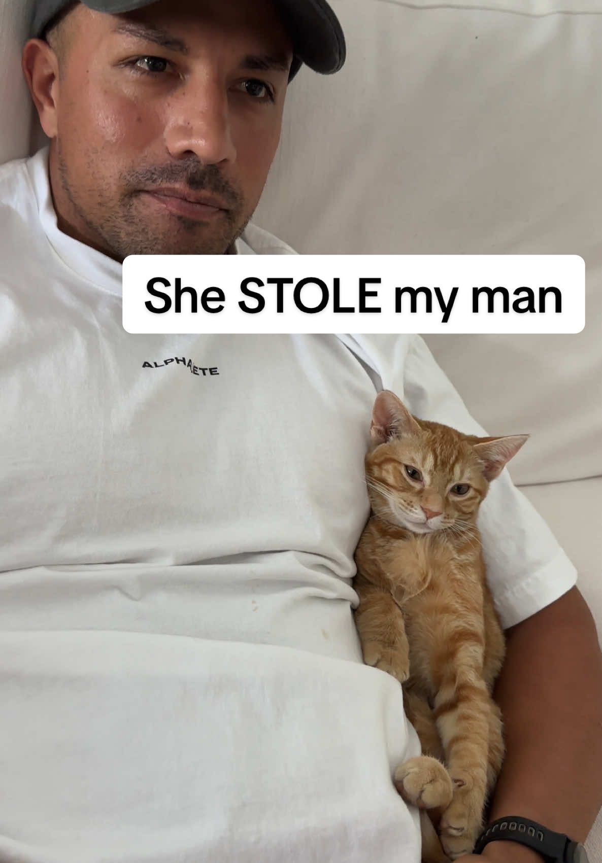 The orange kitten who stole my man HAHHAHA @Christian Guzman #catvlog #catsoftiktok #rescuecat #rescueanimals #catvideos 