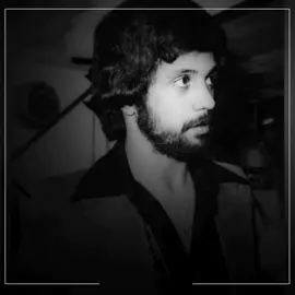 . ◾ئەی ئەو کەسەی بێ تۆ خۆم تاک و تەنها دەبینم . . . #داریوش #داریوش_اقبالی #داریوشاقبالی #داریوش_صدای_عشق #داریوش_بزرگ #داریوش_صدایی_که_نسل_ها_فریاد_میکنند #داریوشی #داریوشیهااا_داریوش_اقبالی✌✋💕 #داریوش_اقبالی_سلطان #داریوش_ #داریوش_همیشه_داریوش #داریوش_جان_جانان_من_است #داریوش_پدر_معنوی_هنر_ایران #اهنگ #فارس #آهنگفارسی #daryosheghbali #daryosh #daryosh_eghbali #daryosheghbali_❤❤❤_jan_jana #music #persianmusic