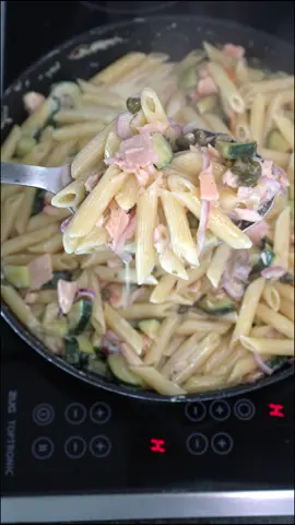 I love Salmon so much😍😋🍣 Salmon Pasta 🍽️😋 Ingredients for 4 Portions: - 400g Pasta Cook until done. - 1 Onion - 2 Zucchini Cut and Fry in a Pan. - 200g Salmon - 2 tbsp Caperi Add into the Pan. - some Pasta Water - 300ml Cream Add into the Pan. - 1 tbsp Pesto - seasoning of choice Add to the Sauce Add your Pasta Enjoy❤️ ____________________ Zutaten für 4 Portionen: - 400g Pasta Kochen in Salzwasser. - 1 Zwiebel - 2 Zucchetti Schneiden und Anbraten. - 200g Lachs - 2 EL Kapern Zugeben. - etwas Pasta Wasser - 300ml Rahm Zugeben und verrühren. - Gewürze nach Wahl - 1 EL Pesto Zugeben und vermengen. Pasta Zugeben und Geniessen ❤️ #lachspasta #pasta #Recipe #food #easy #delicious #lecker #rezeptideen #zucchini #goviral #mjkitchen  