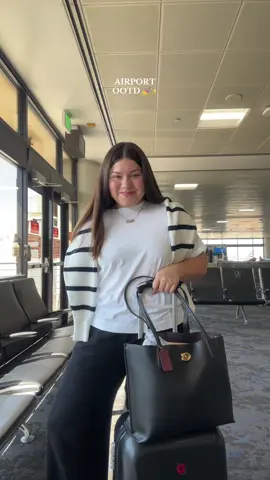 YOU GUYS!! AHHH YOU’RE NOT GOING TO BELIEVE WHERE WERE GOING !!🥹🤍 #OOTD #airportootd #Lifestyle #outfitoftheday #staticnails #legallyblonde #brandevent @STATIC NAILS®️ 