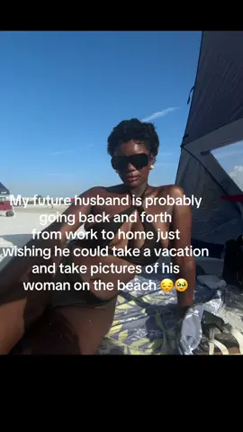 Babe if you’re seeing this …I’m sick of my tripod at the beach 😔#creatorsearchinsights #contentcreator #vacaydump #fypシ゚viral #girlrelatable #fyp 
