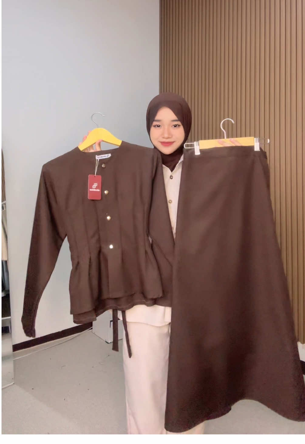 Nihhh set kirana nya di tryonn👀 cakep bngtt emngg🥵🥰 #outfitinspo #atasanwanita #stelanrok #outfitidea #onesetkekinian 