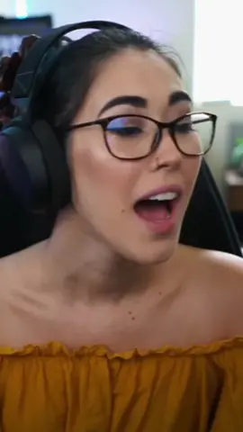 hold please #twitch #twitchstreamer #streamer