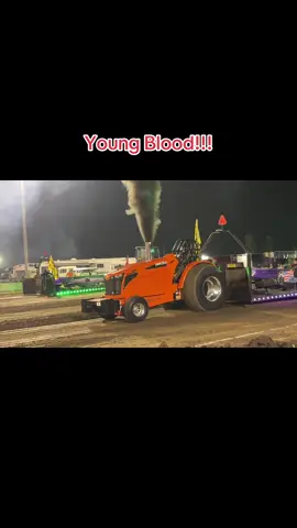 #tractorpulling #truckpulls 