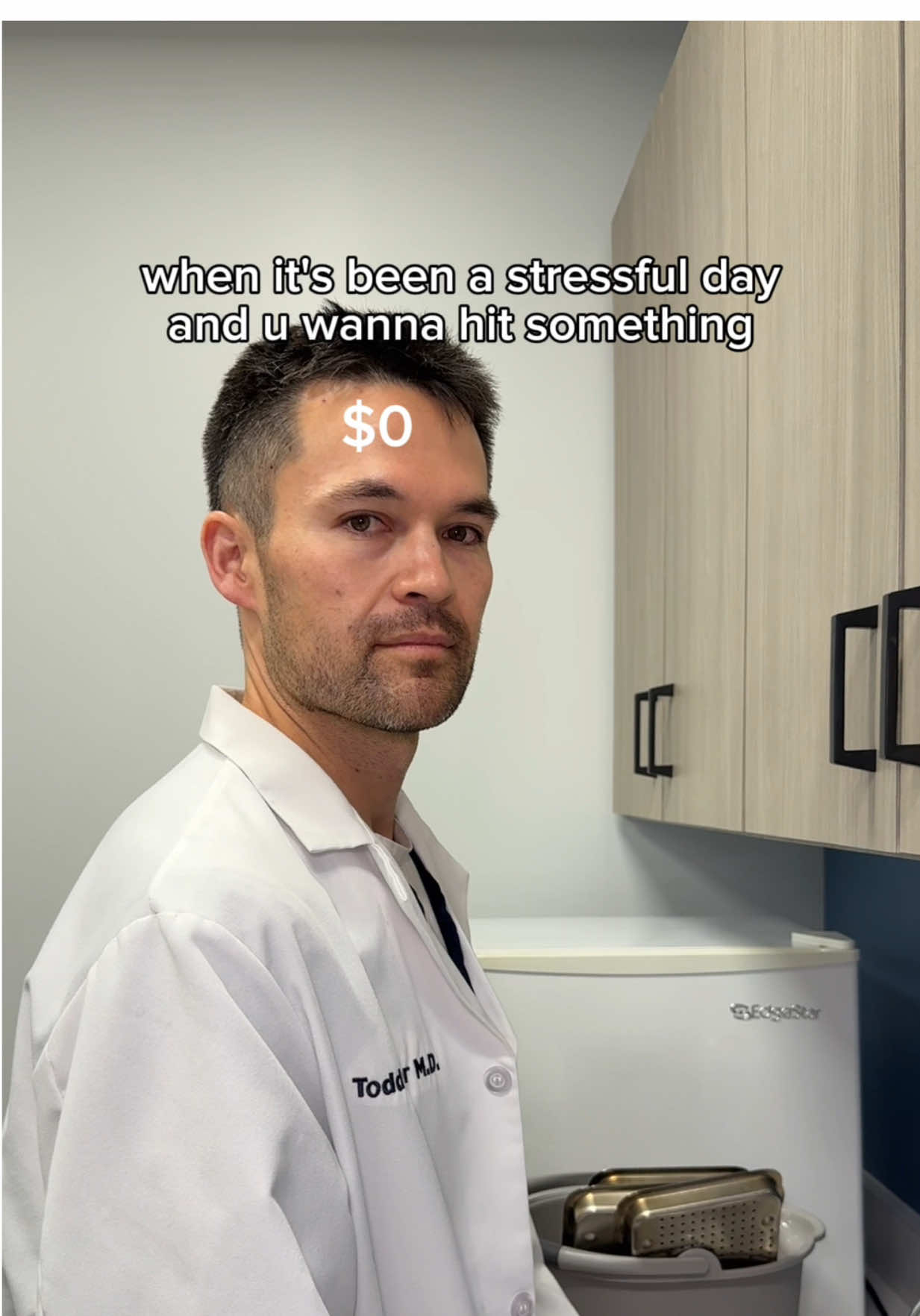 She’s my scribe by the way 🤕 IB: @papaspizza  #ophthalmology #ophthalmologist #eyedoctor #eyesurgeon #doctorsoftiktok #eyespecialist #officehumor #doctors 