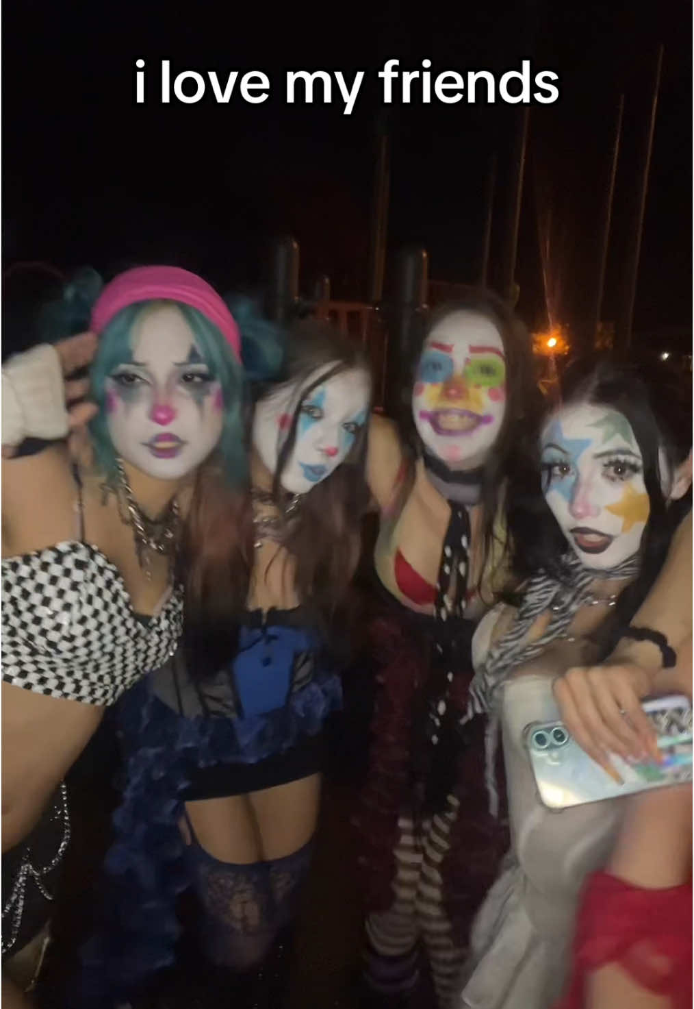 what would i do without them #fy #fyp #friends #bff #bffs #bsf #bsfs #clown #clowns #clownmakeup #makeup #idkraeven @hannah @A̸u̸t̸u̸m̸n̸🦇 @sydtropica 