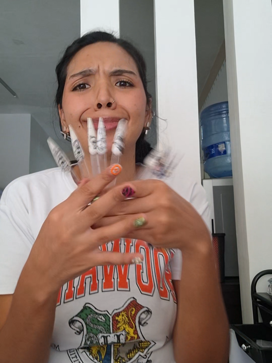 Cristales, quieres cristales? #uñas #uñasbonitas #uñasdecoradas #uñas💅 #uñasacrilicas #uñastendencia #fyp #humor #uñas #uñasmexico 