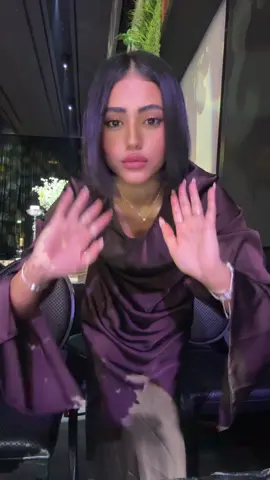 סבתא גאה שם מאחורה 