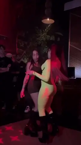 @naiki & @Yeri MUA Dancing Together #NickiNicole #YeriMua 