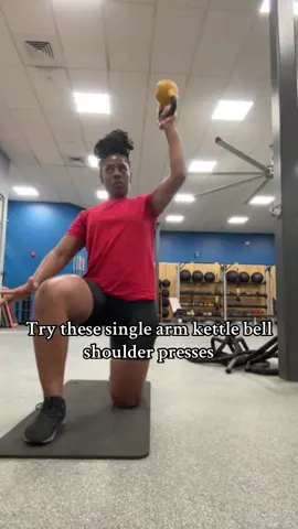 Try these single-arm kettlebell shoulder presses if you’re ready to build strong, balanced shoulders and test your core stability  This movement hits: ✔️ Shoulders ✔️ Core  ✔️ Grip strength ✔️ Balance & control Start with light weight and focus on form because you need balance to hold the kettlebell In this position. #shoulderpress #fitnesstips #strongcore #stability 
