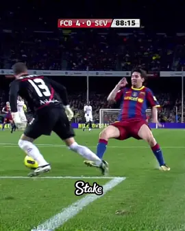 Messi vs Goalkeeper 🤯 #messi #leomessi #goalkeeper #Soccer #football #fürdich #shorts #reels 