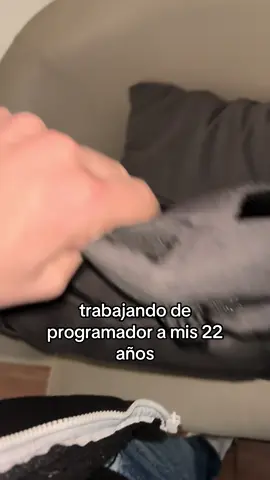 Trabajando de programador a mis 22 años #informatica #ingenieria #coding #dia #datascience #programming 