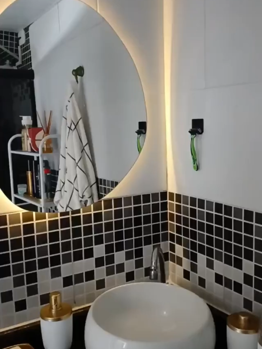 Espelho Orgânico Gigante Com Led S/ Fio Pilha Luz Fria Ou Luz Quente amarela decorativa #shopee  #shopeebrasil