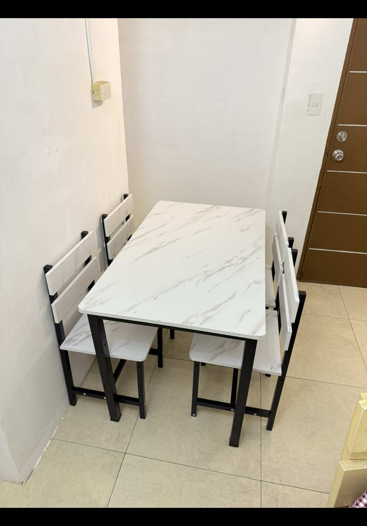 Ang ganda at ang mura lang nito! 😭😱 #Diningset #diningtableset #diningtablewithchairs #Diningset #cloverfurnitureoutlet 