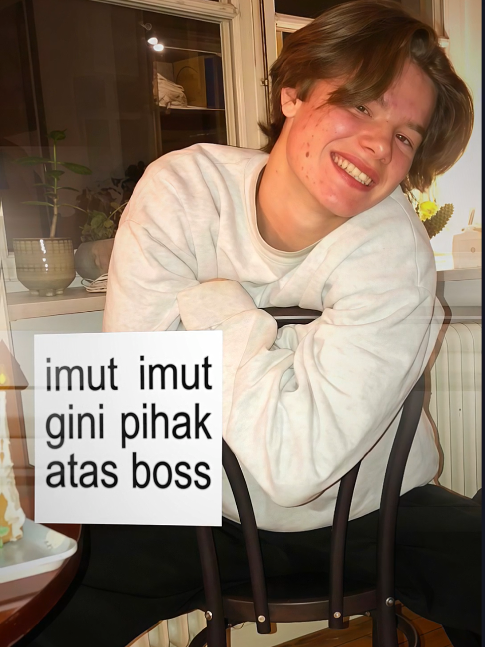 🤭🤭  #wilhelmyoungroyals #youngroyals #edvinryding #edvinrydingedit #mlm #imut  #fyp