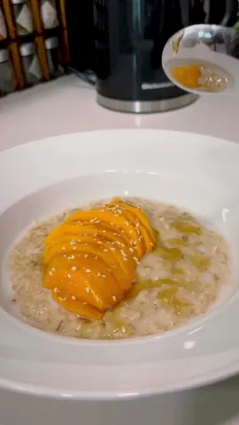 Breakfast FT mini me🥰 Mango Sticky Oats  has been my go-to breakfast..🤤  #oatmealrecipes #mangostickyrice #mangostickyoats  #gambian_tiktok🇬🇲🇬🇲 #senegalaise_tik_tok #cravings #foryoupage 