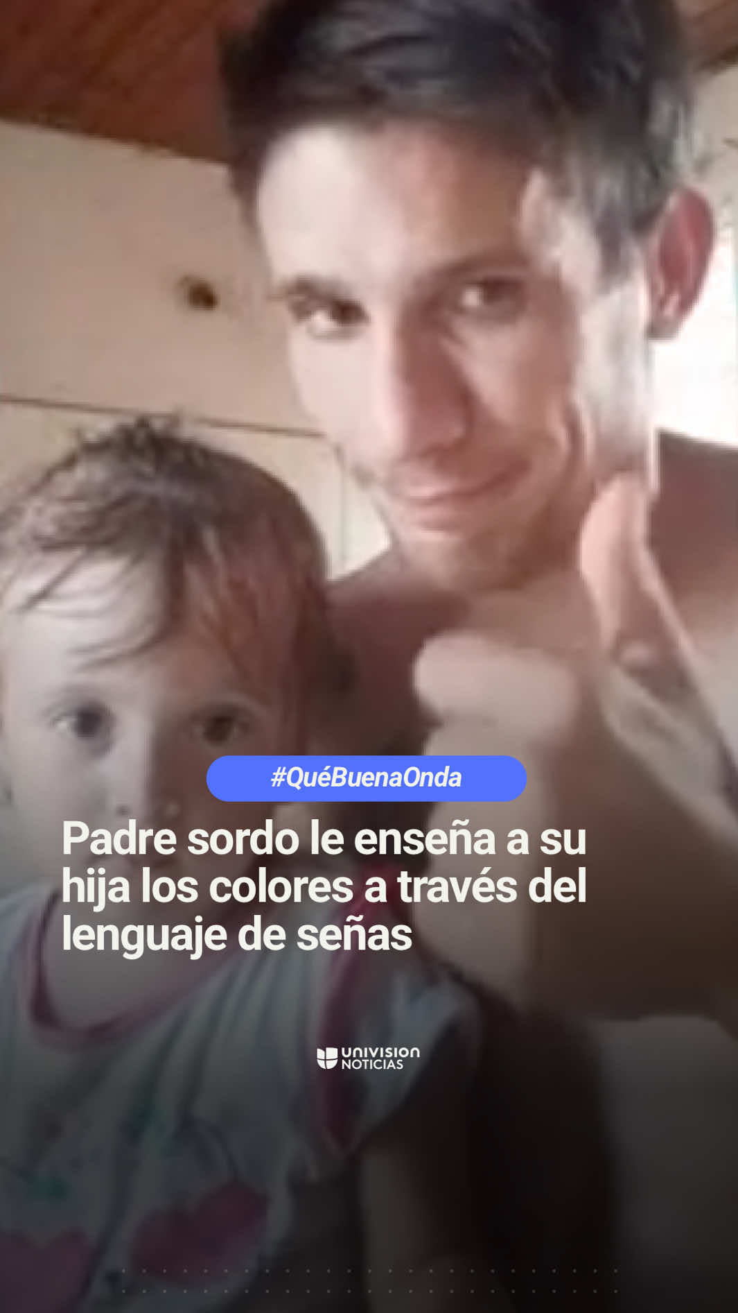 👍 Este padre sordo conmovió a las redes mostrando cómo le enseña a su hija a través del lenguaje de señas. Isaías, quien es papá soltero, asegura que busca formas creativas como esta para educar y conectar con su pequeña. Natalia Bravo nos cuenta. #QuéBuenaOnda #Padre #PadreSoltero #Hijos #UnivisionNoticias 