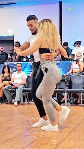 #kizomba #kizombadance #kizombachallenge #dance #urbankiz #dancer #konpa #fyp #dancecouple #urbankizomba #amazing #amazingdance 